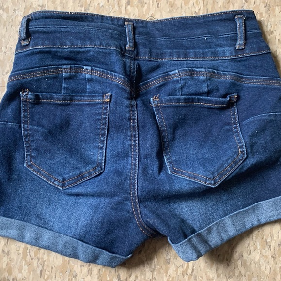 (XS/S) Bundle of 3 Pairs of Shorts - Picture 3 of 7